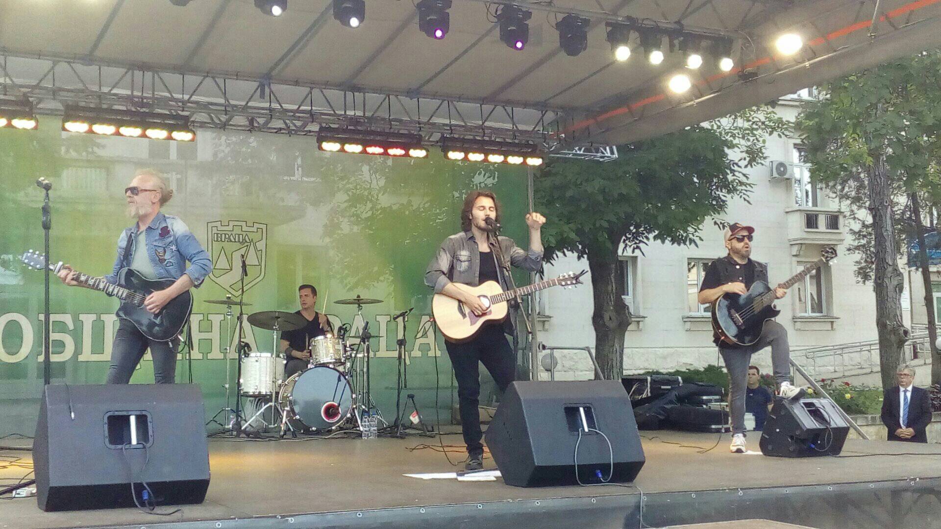 Концерт на Д2 във Враца събра публика от всички възрасти