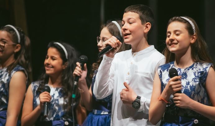 Мездра е домакин на Втория детски фестивал за естрадна, популярна и народна песен, хип-хоп, модерни и народни танци