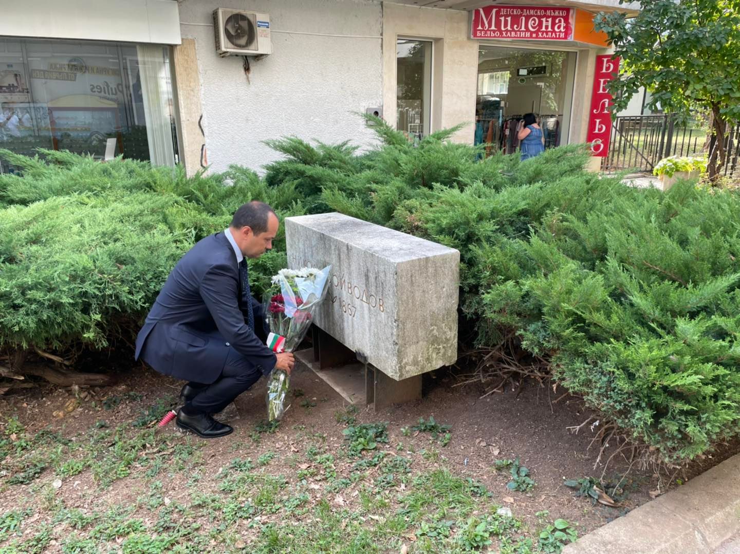 Във Враца отдадоха почит пред живота и делото на Никола Войводов