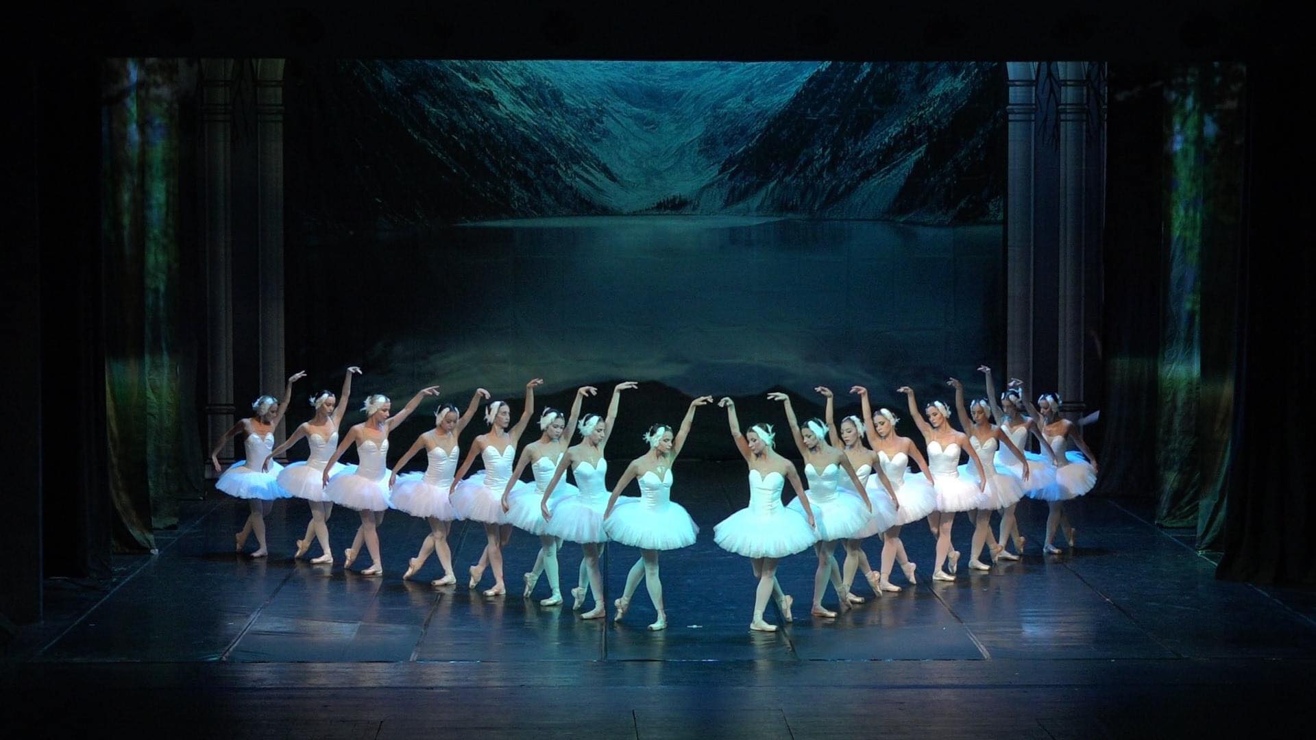 Балетната трупа на Русенска опера открива новия творчески сезон с “Лебедово езеро” 