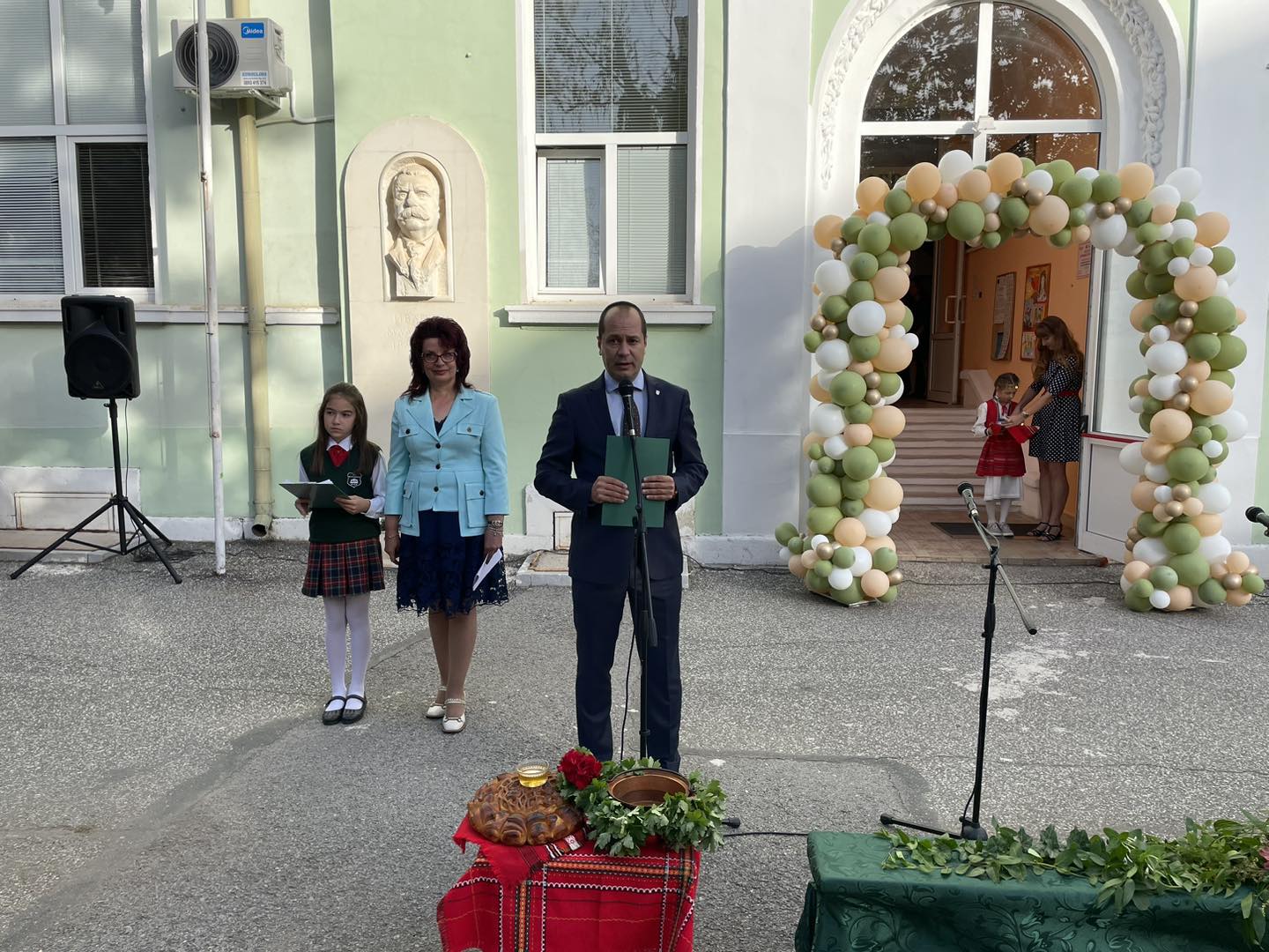 Калин Каменов: „Уважавайте учителите, търсете нови знания и никога не се отказвайте“