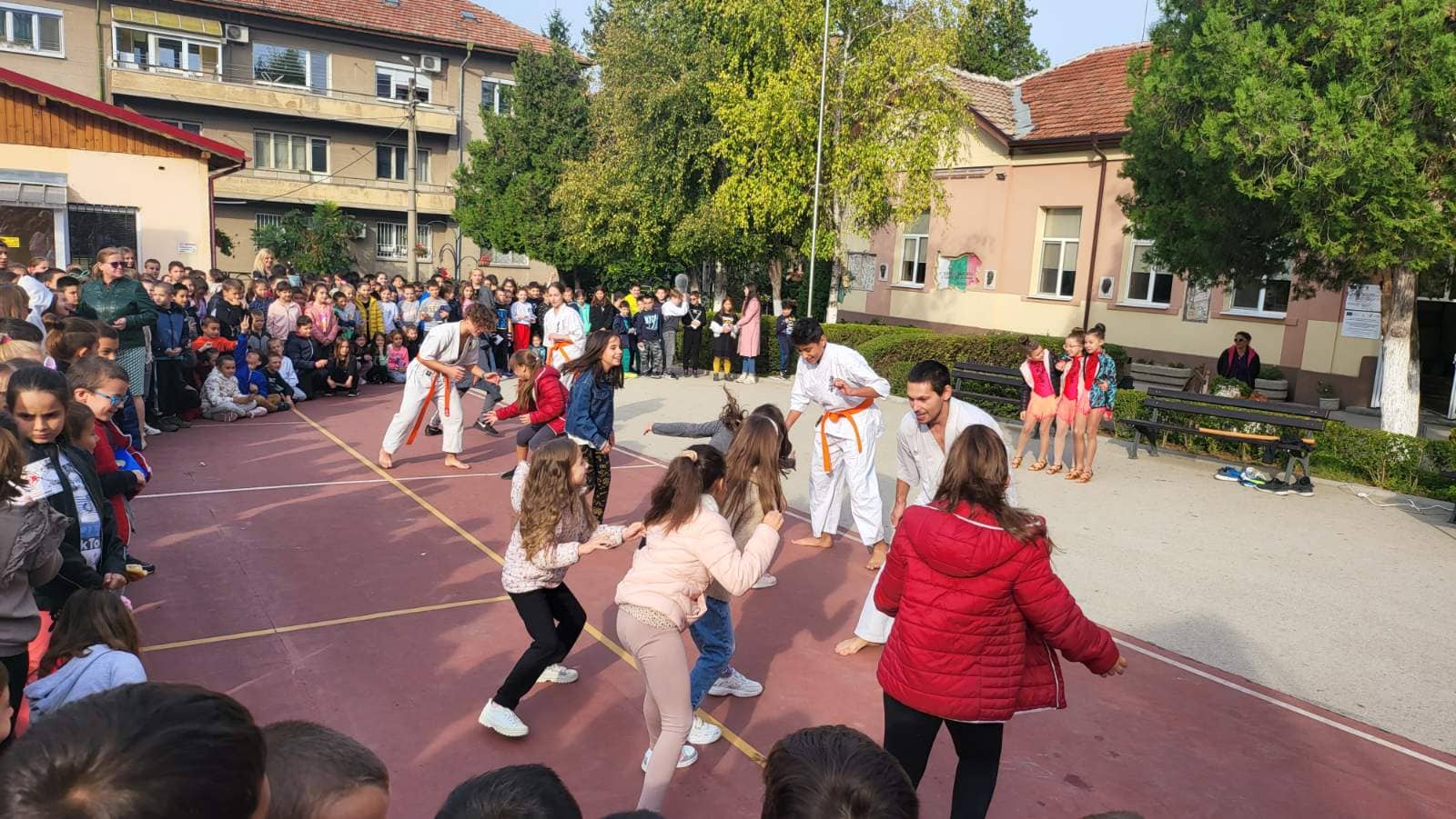 Два спортни клуба гостуваха в ИНУ „Христо Ботев“ - Плевен