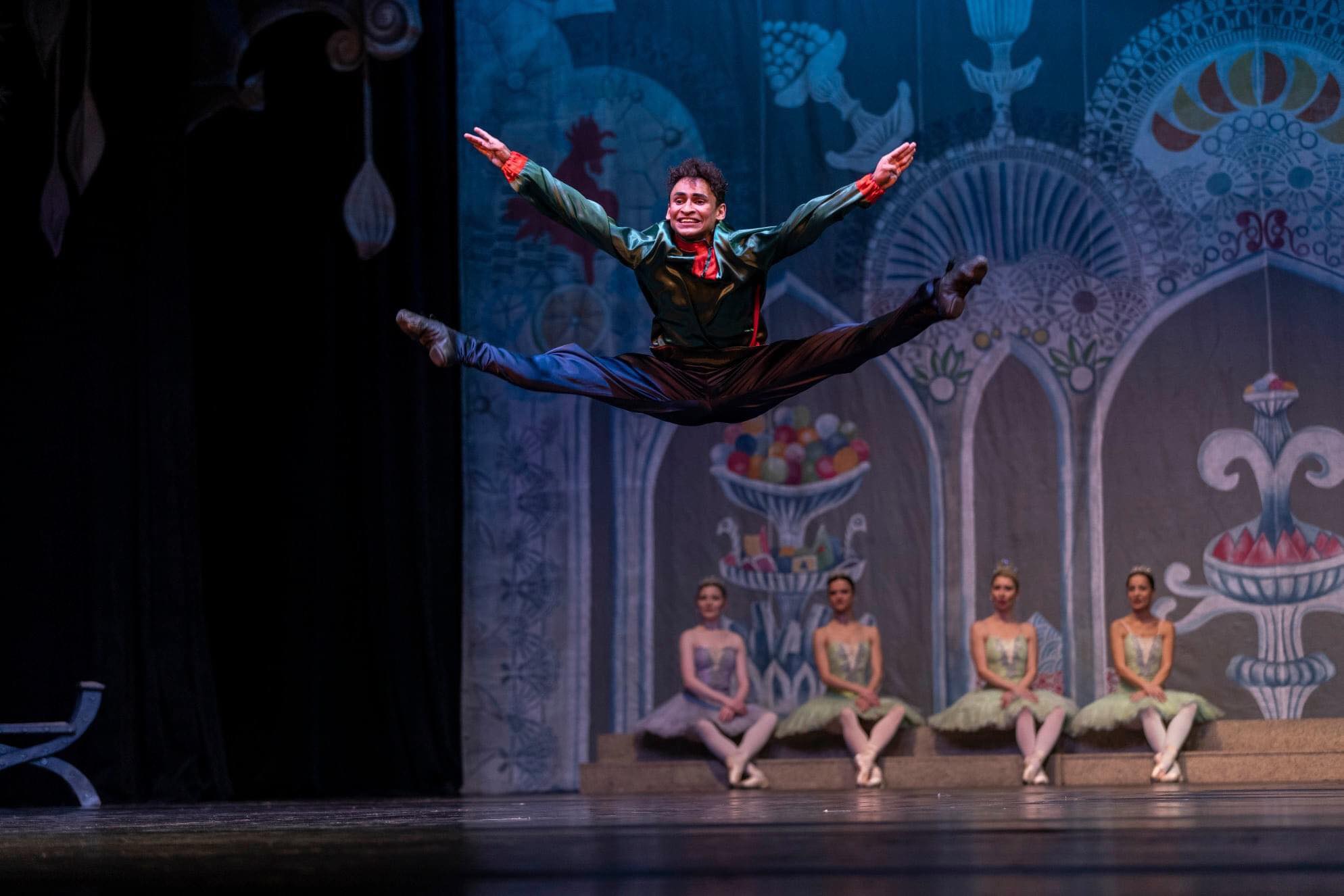 В навечерието на Коледно-Новогодишните празници Операта представя приказния балет "Лешникотрошачката"