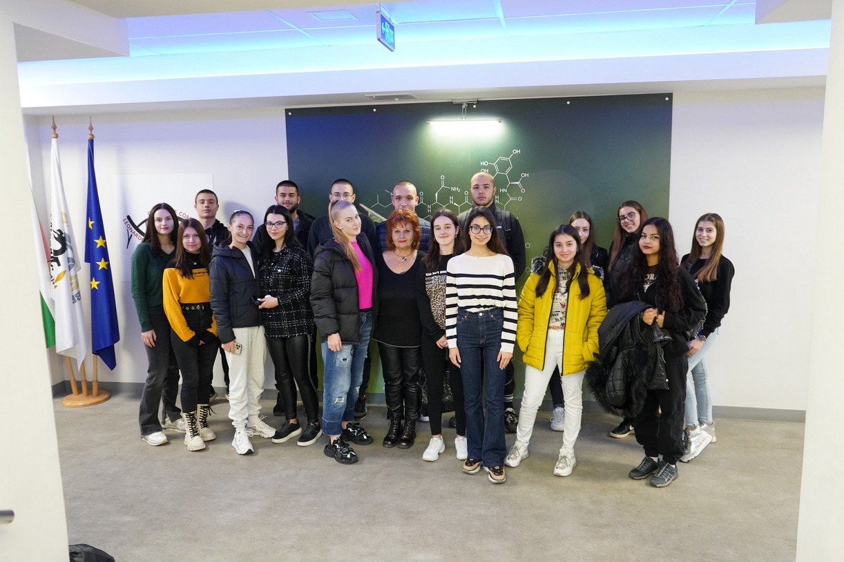 Ден на отворените врати за ученици от ПГПЧЕ Димитър Димов проведоха в МУ-Плевен