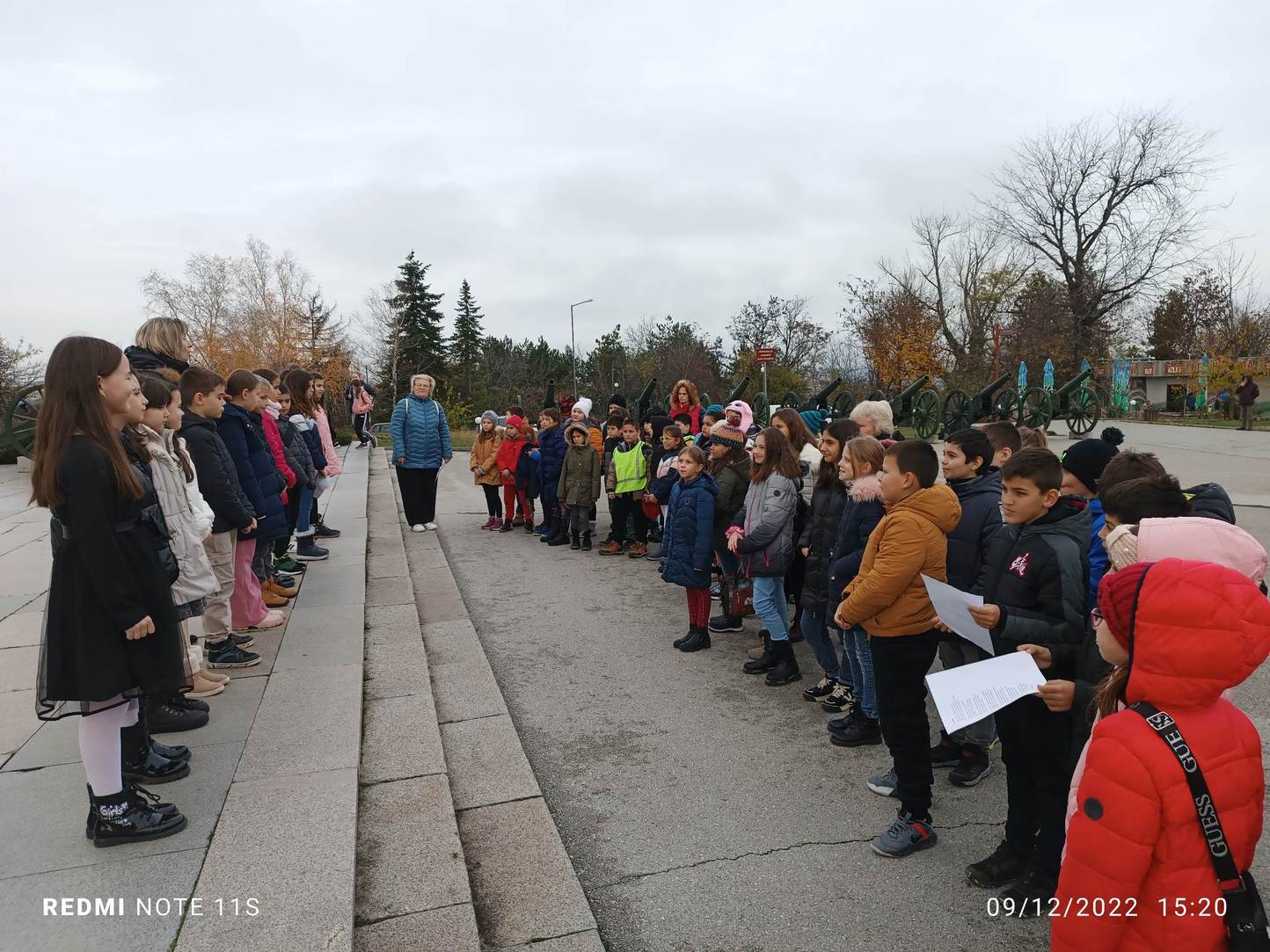 Свободен Плевен - Свободна България ознаменуваха ученици от  НУ Отец Паисий