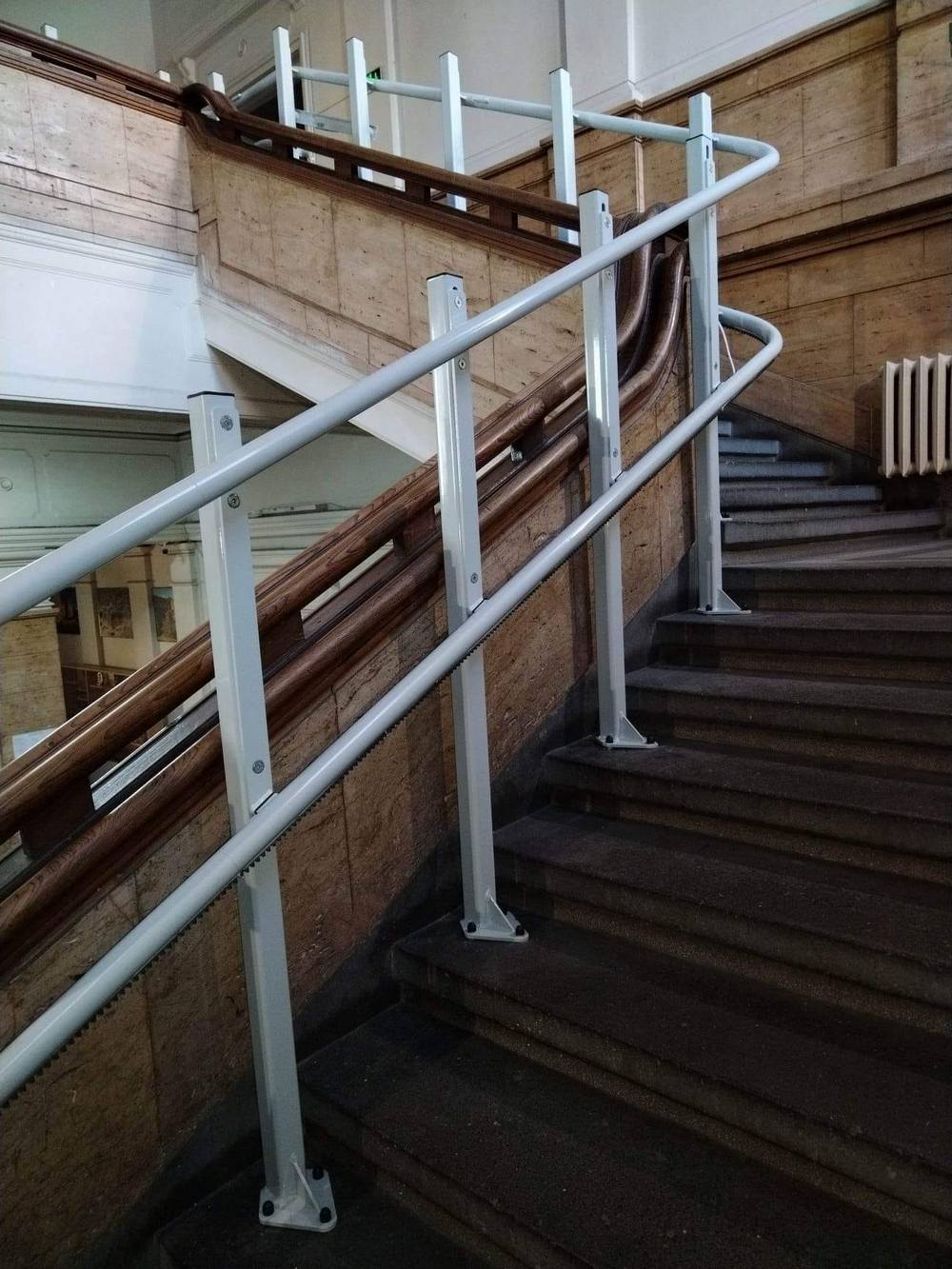 В Центъра за работа с деца вече има платформа за хора с увреждания/СНИМКИ/