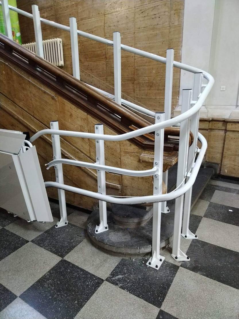 В Центъра за работа с деца вече има платформа за хора с увреждания/СНИМКИ/