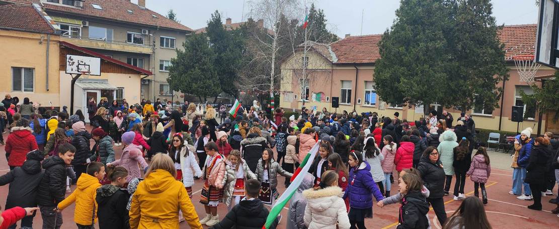 В ИНУ „Христо Ботев“ отбелязаха тържествено Националния празник на Р България