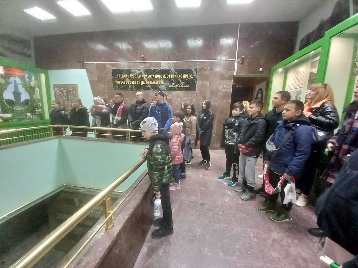 НЧ „Зора-1990“ в село Победа почете Апостола с образователна екскурзия