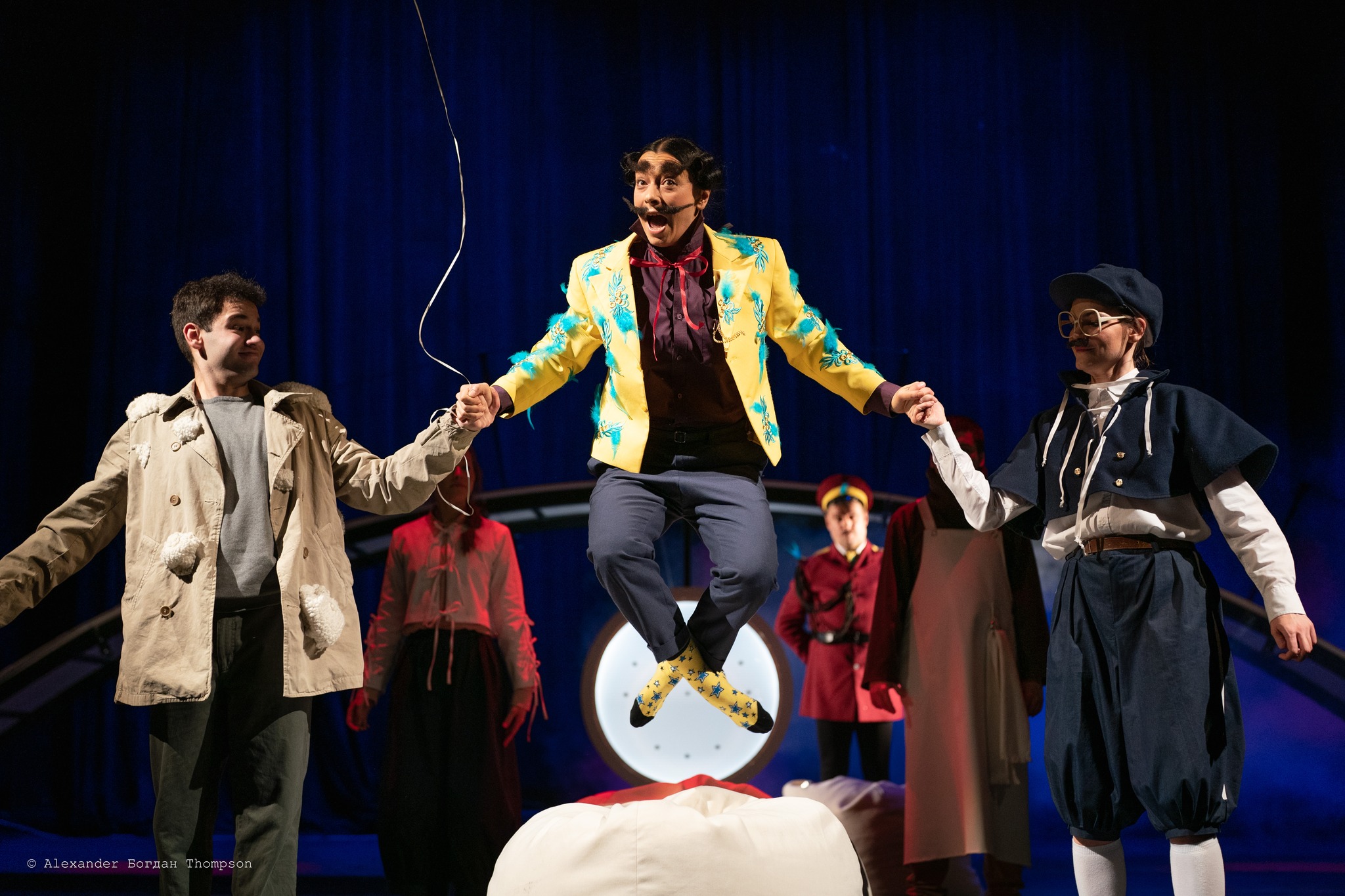 Състоя се премиерата на комедийния спектакъл „Глупаци“ в Габровския театър