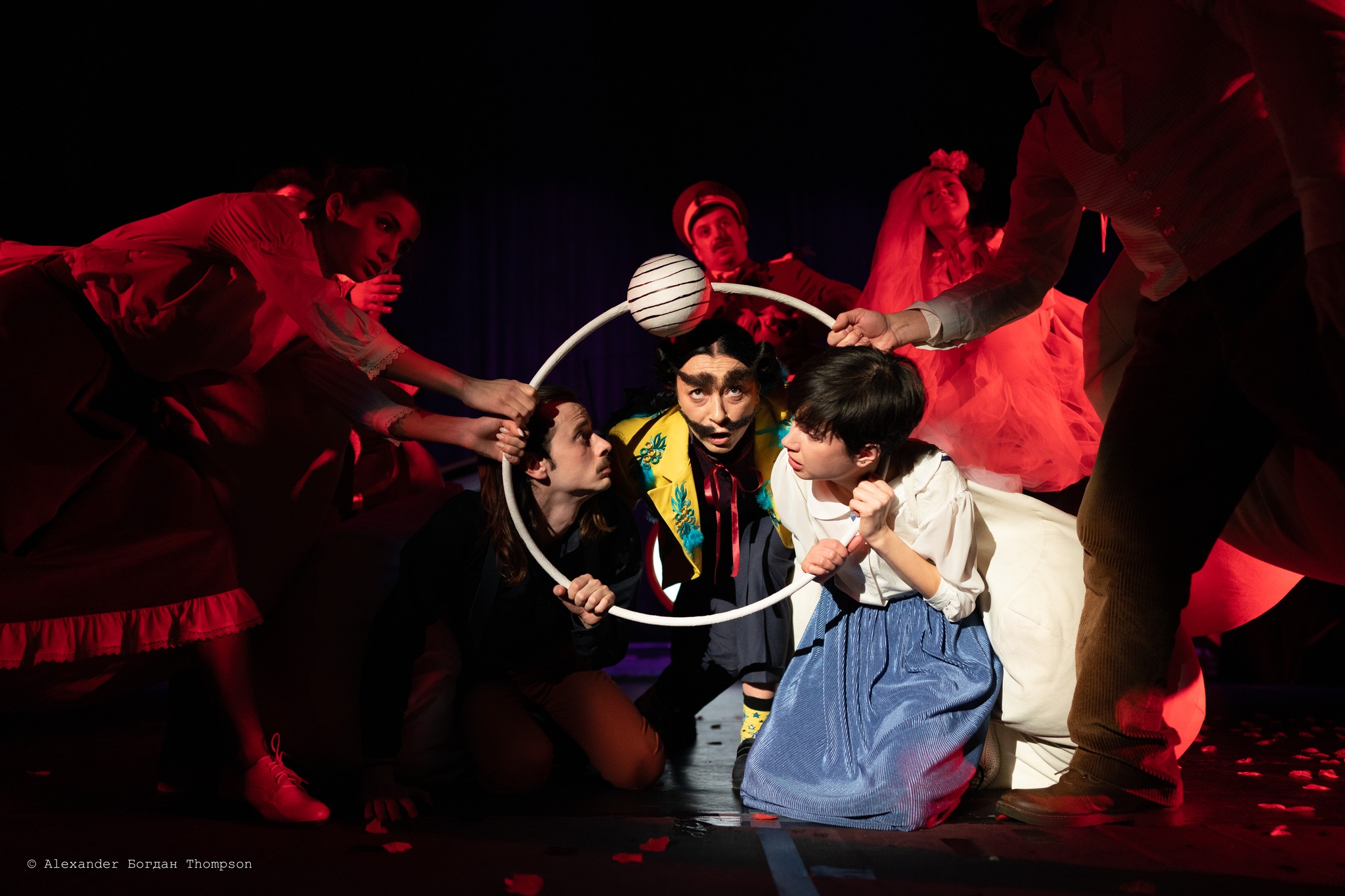 Състоя се премиерата на комедийния спектакъл „Глупаци“ в Габровския театър