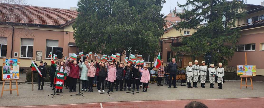 В ИНУ „Христо Ботев“ отбелязаха тържествено Националния празник на Р България