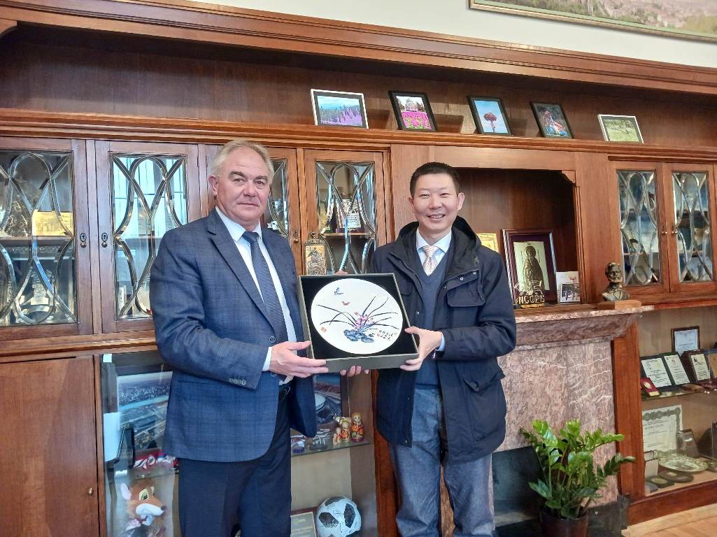 От посолството на Китай предложиха на Община Плевен проекти в областта на културата