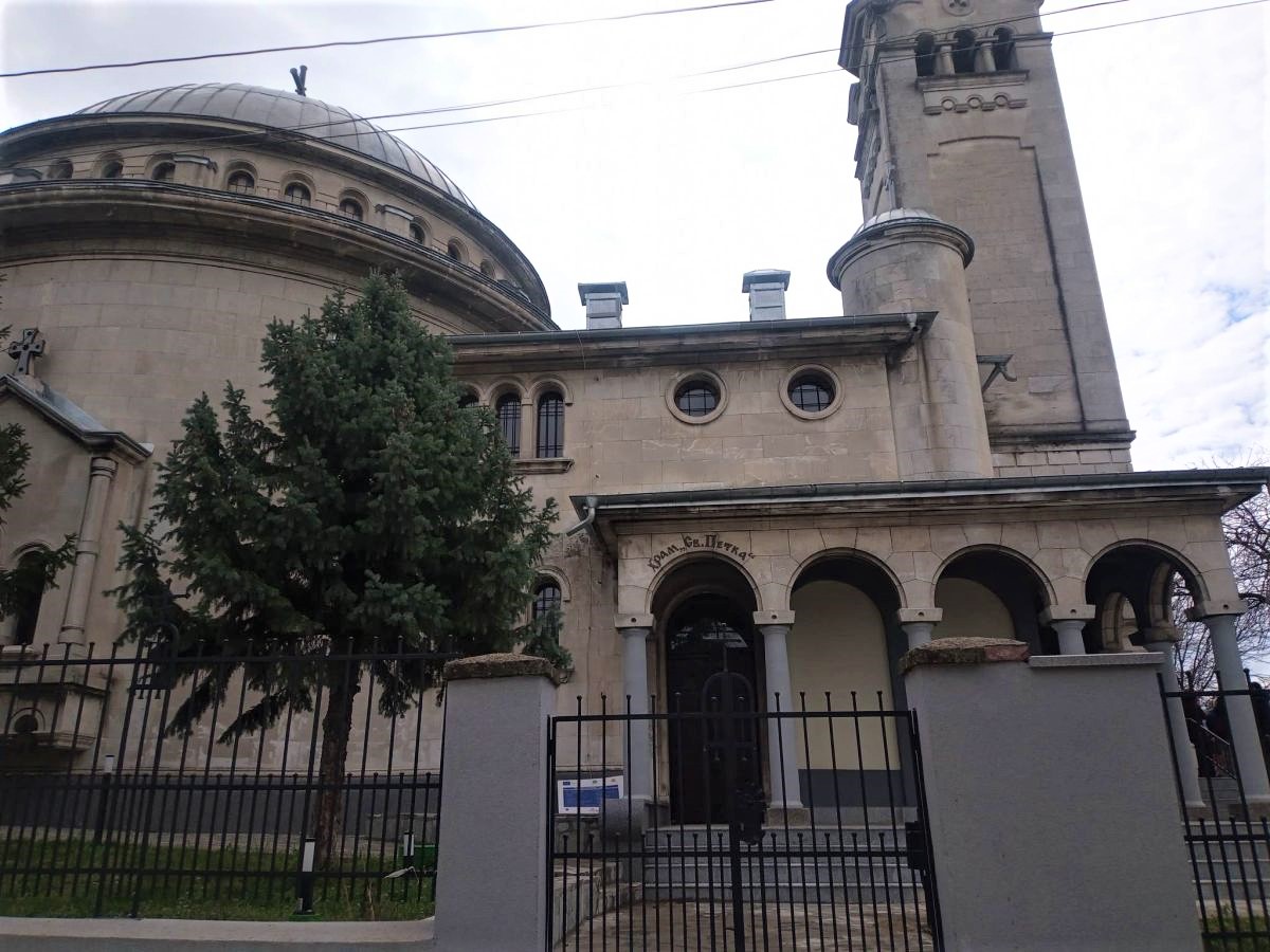 Български и румънски свещеници служиха заедно в литургия за обновения храм "Св. Петка"