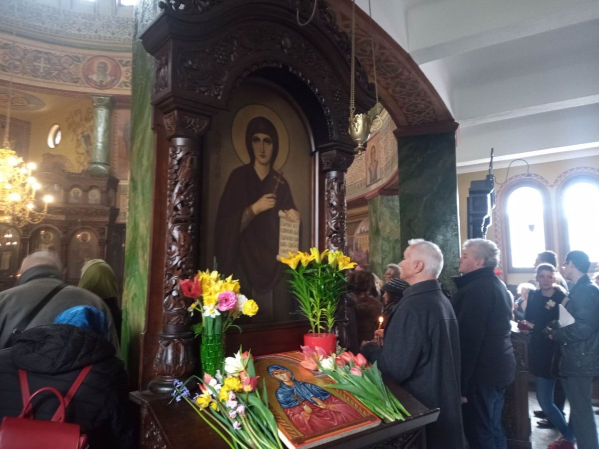 Български и румънски свещеници служиха заедно в литургия за обновения храм "Св. Петка"