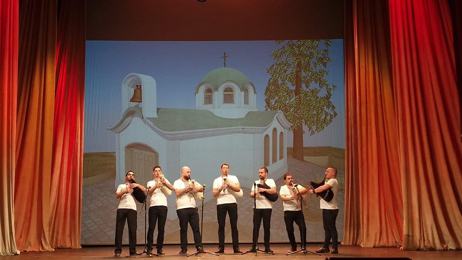 Благотворителен концерт събра десетки хиляди за нов параклис във Варна