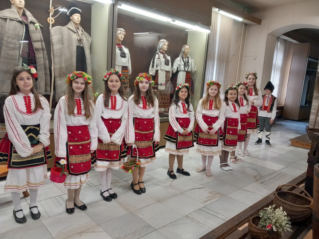 Лазарки от НУ „Единство“ гостуваха в РИМ - Плевен