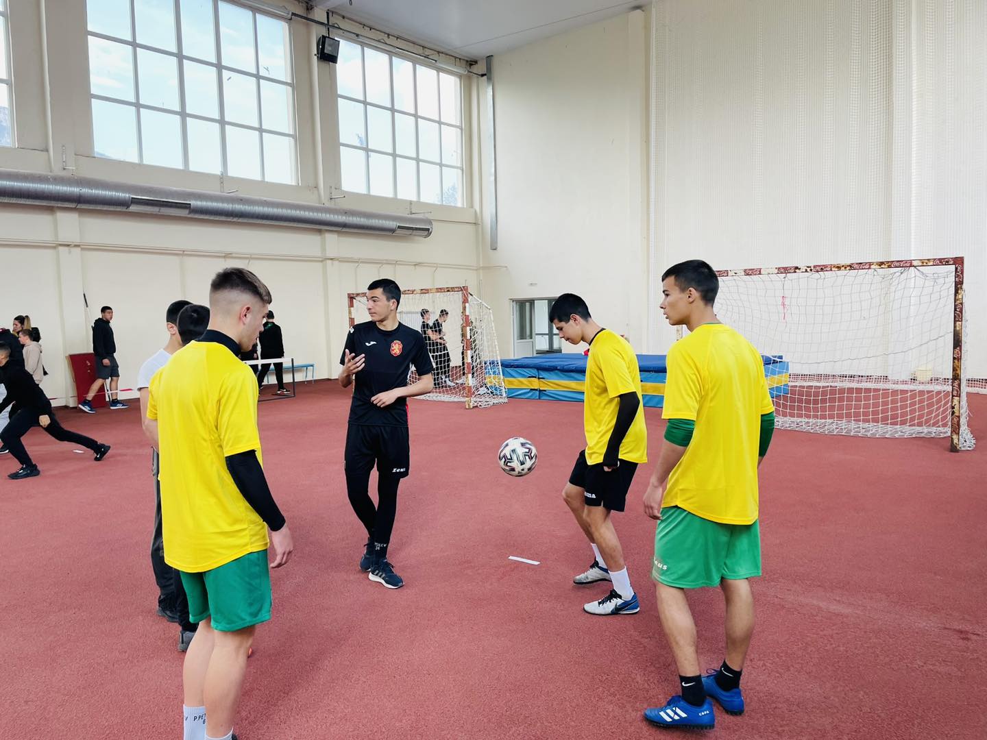 Над 200 ученици от Враца участват в пролетния спортен празник