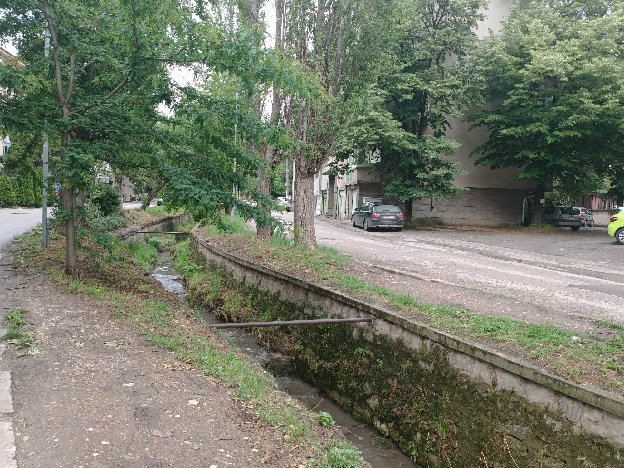 Продължава почистването на речните корита на територията на Плевен