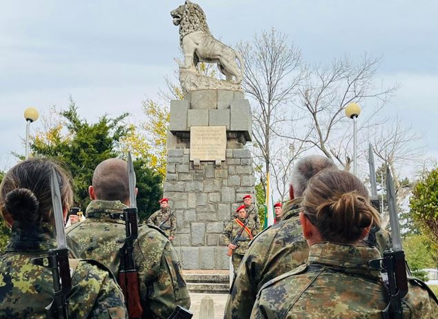 На Архангелова Задушница Враца почете паметта на загиналите герои във войните