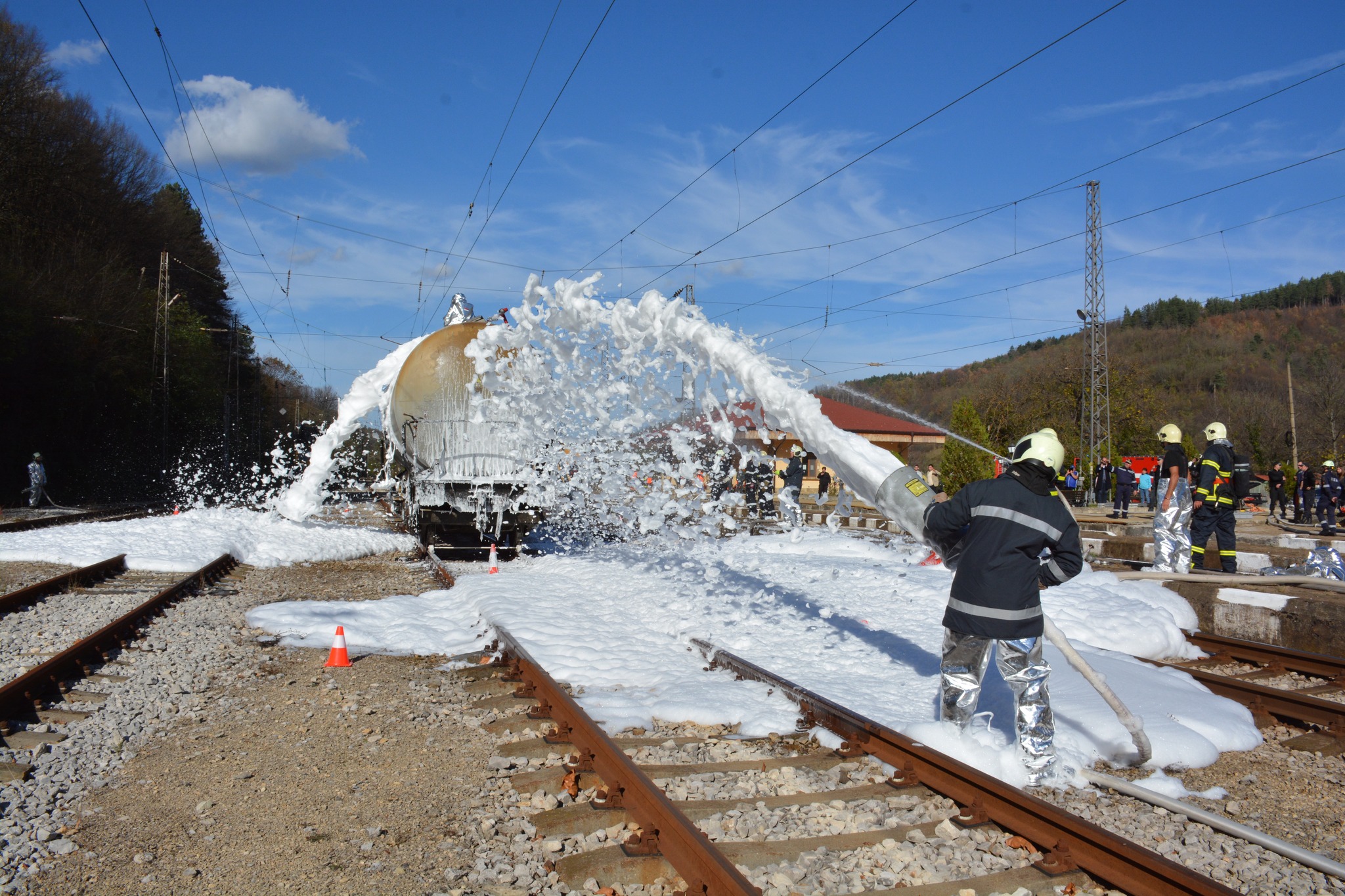 Проведе се областно пожаро-тактическо учение на тема „Пожар в товарна жп композиция"
