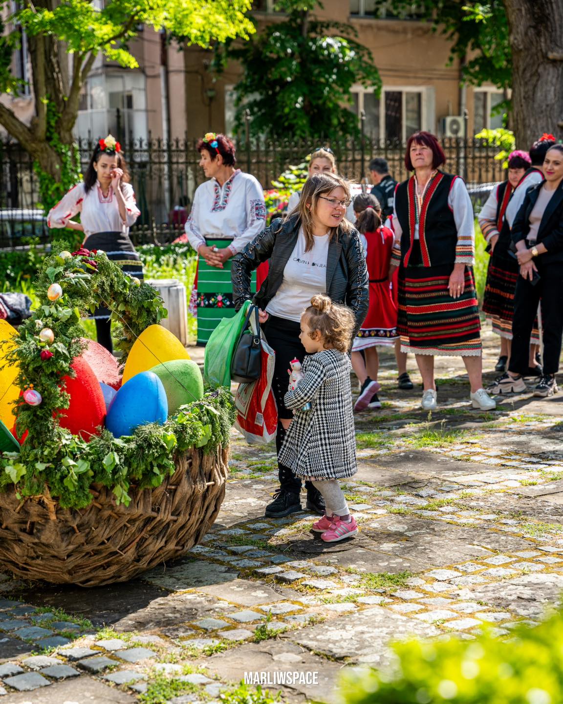Фолклорното надпяване "С песен към Великден" събра самодейни състави от врачанско
