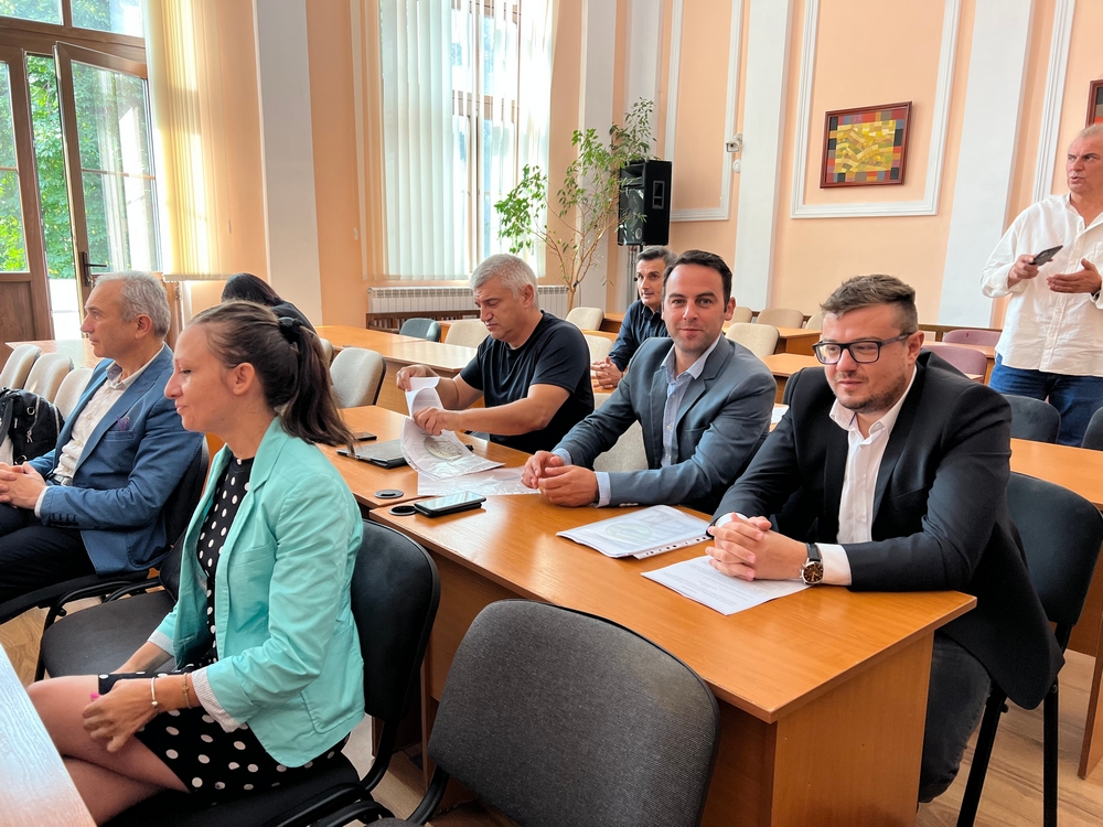 Партиите се разбраха за съставите на СИК на консултациите при кмета
