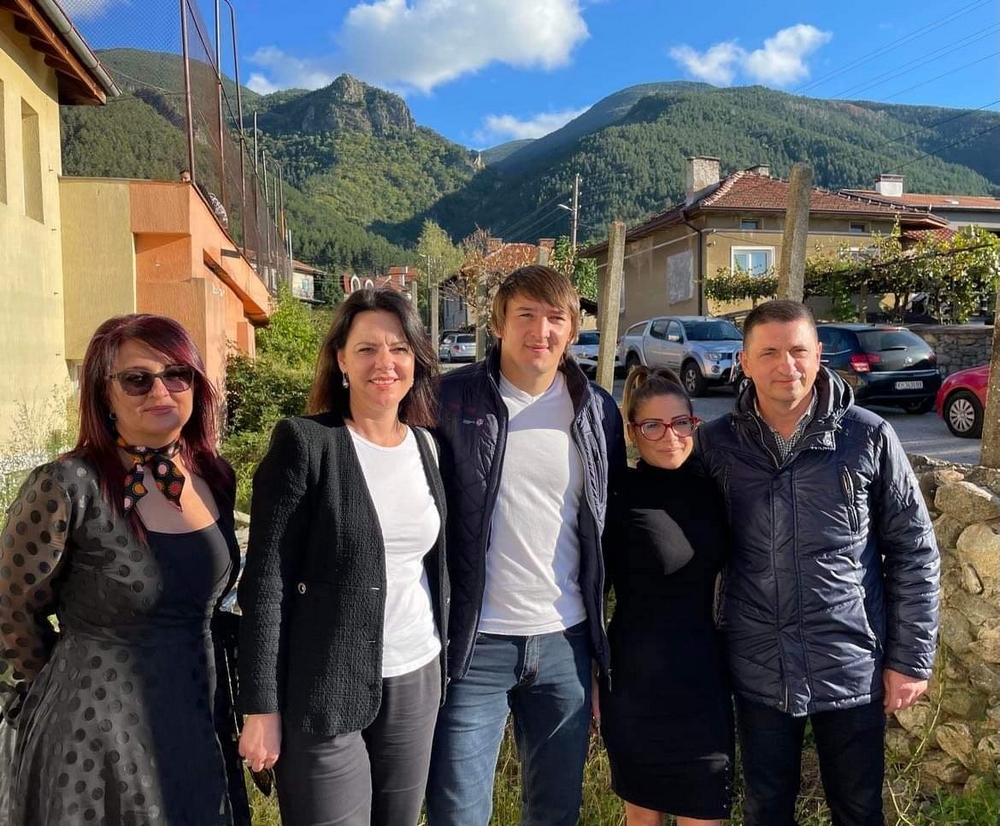 Михаела Крумова: Няма ги евтините дърва, обещани от Нинова, климатици се купуват със записване, цената на тока и газа е скочила 10 пъти