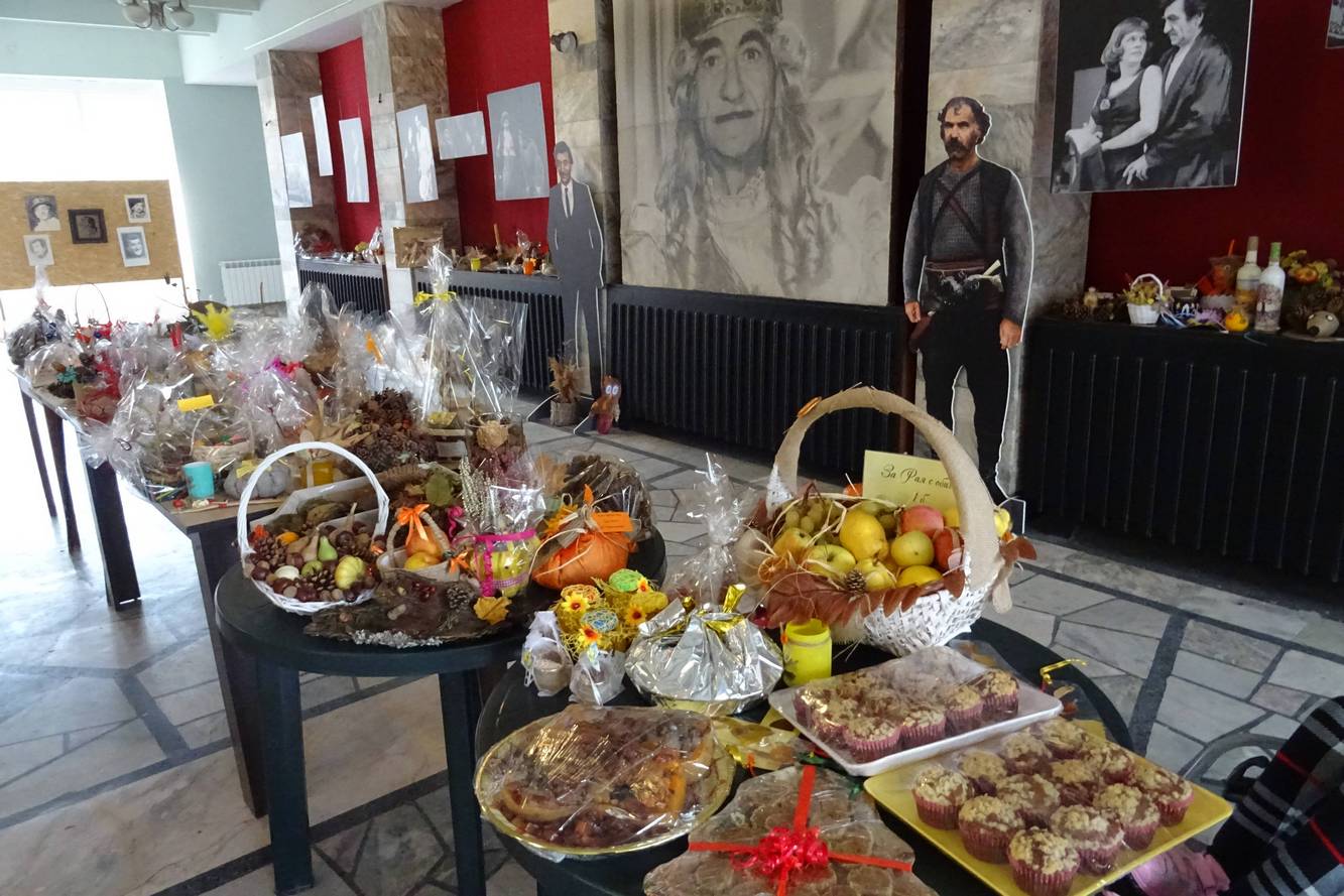 Голяма обществена подкрепа за благородната кауза на Есенен базар в град Левски