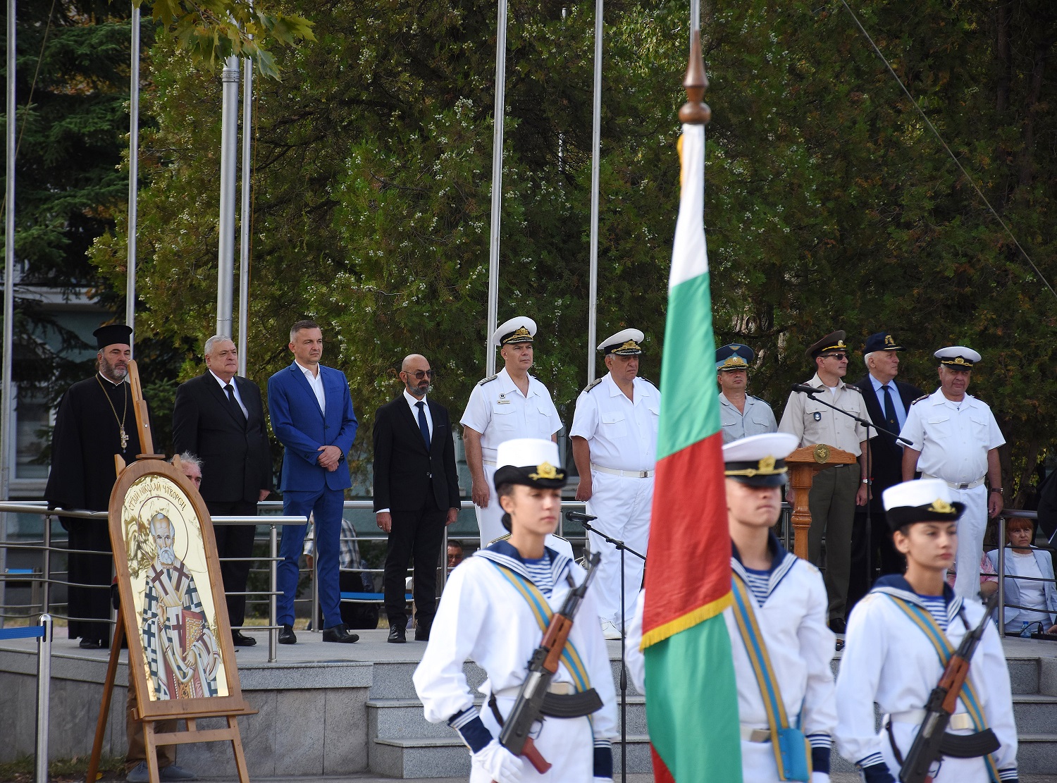 Нови курсанти положиха клетва в Морското училище (СНИМКИ)