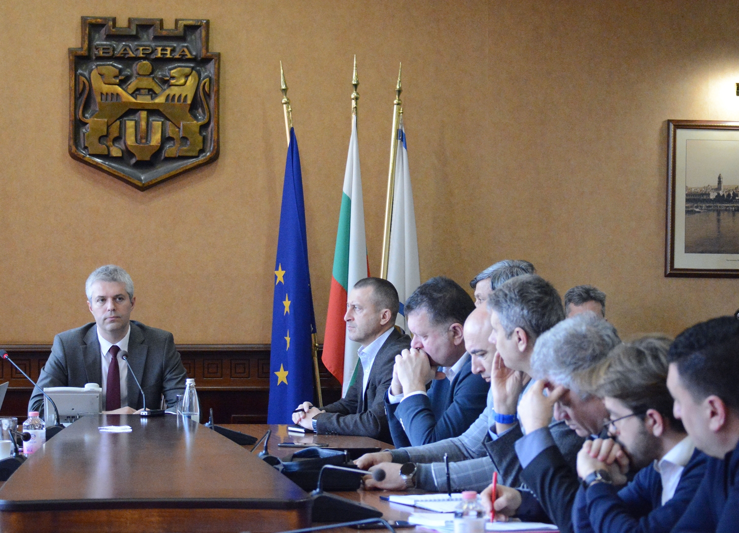 Съкращават 15 % от общинската администрация във Варна