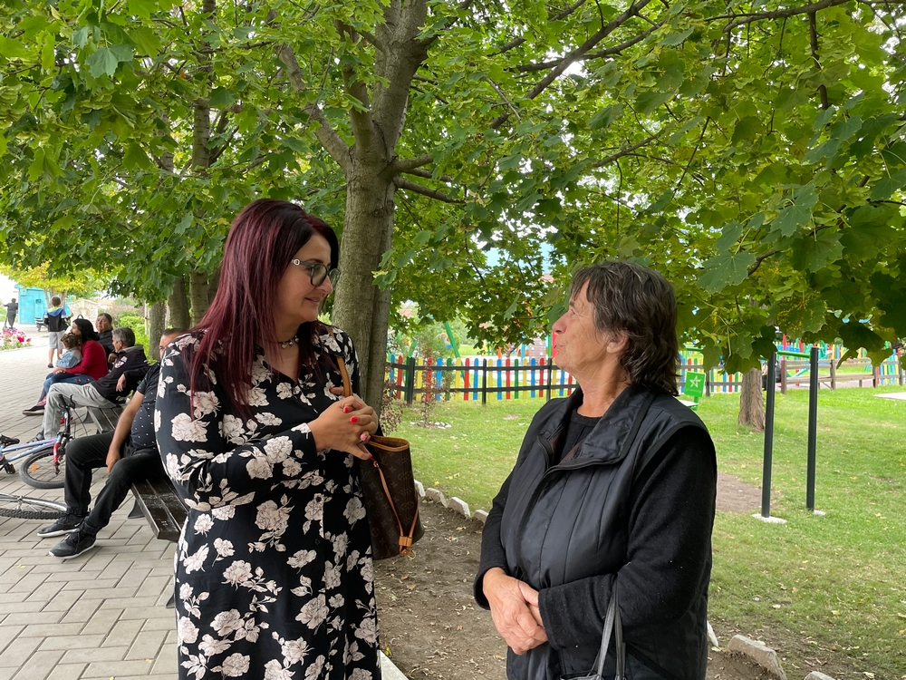 Жители на Яхиново пред кандидатите от ГЕРБ - СДС: Държавата забрави, че  има села и хора живеят в тях. За една година и половина пирон не се е  забил в страната!