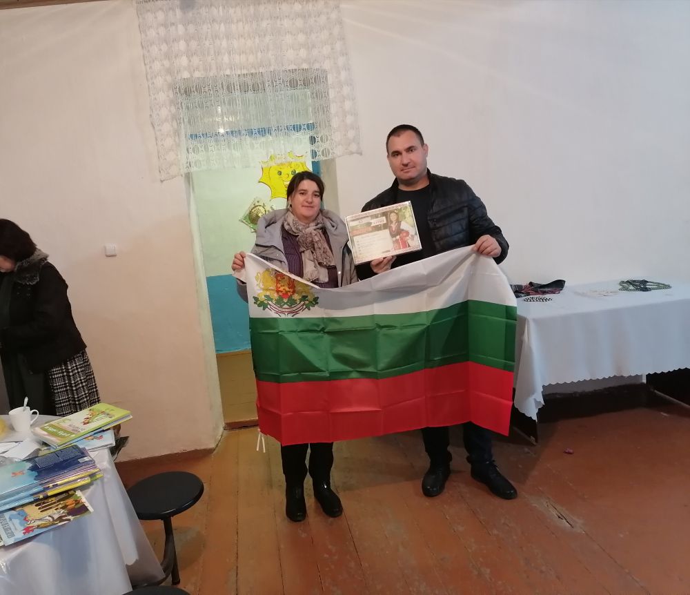 Представители на фондация "Бъдеще 2008" с дарение за българи в Молдова