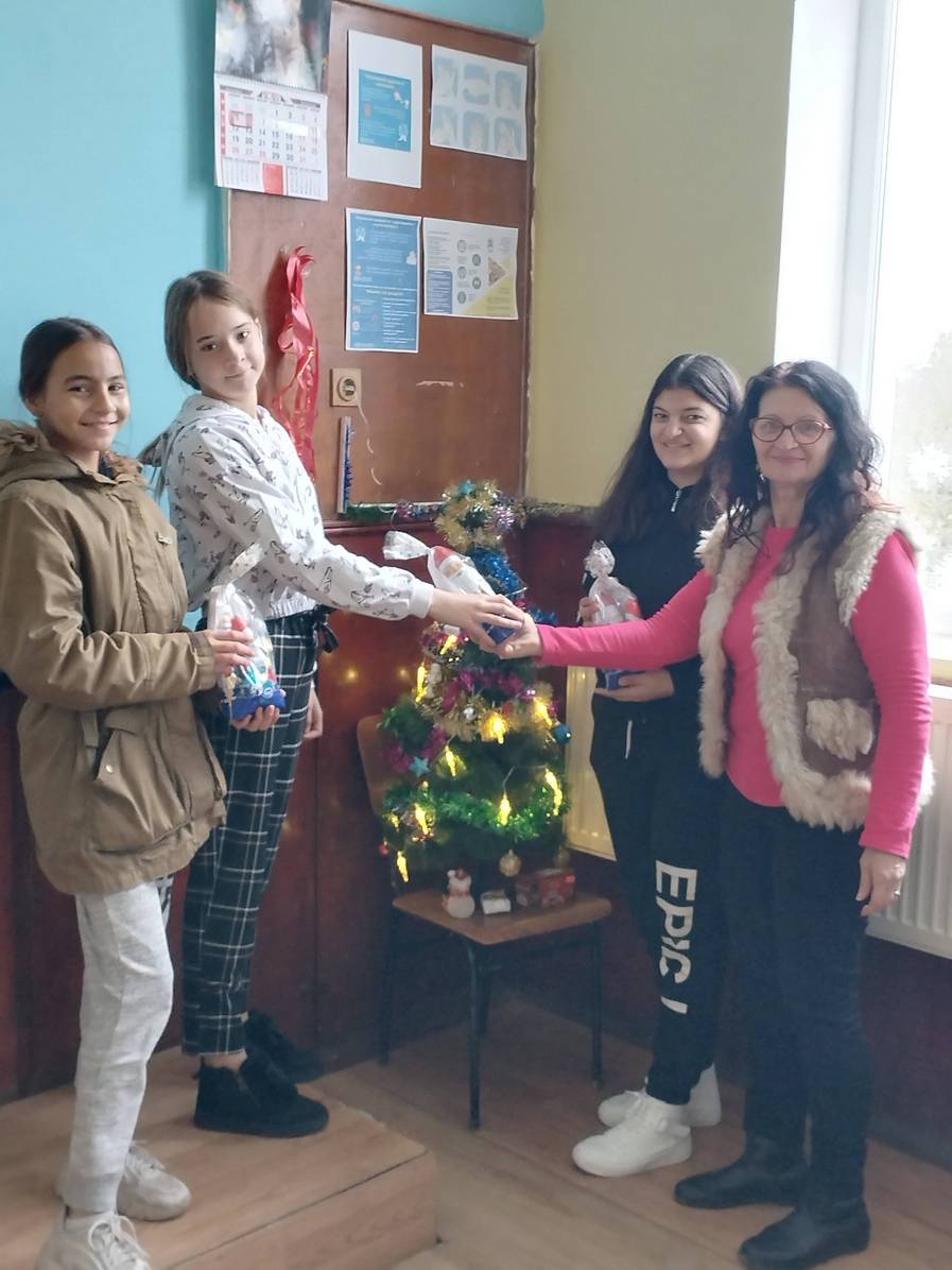 Децата в село Българене се радват на много подаръци от Германия и тази година 