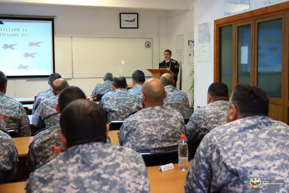 12-та Авиационна база отчете резултатите от подготовката, войсковия ред и дисциплината през 2022 година