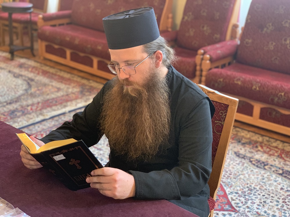 На какво учат в Семинарията: Разговор с учител и ученик