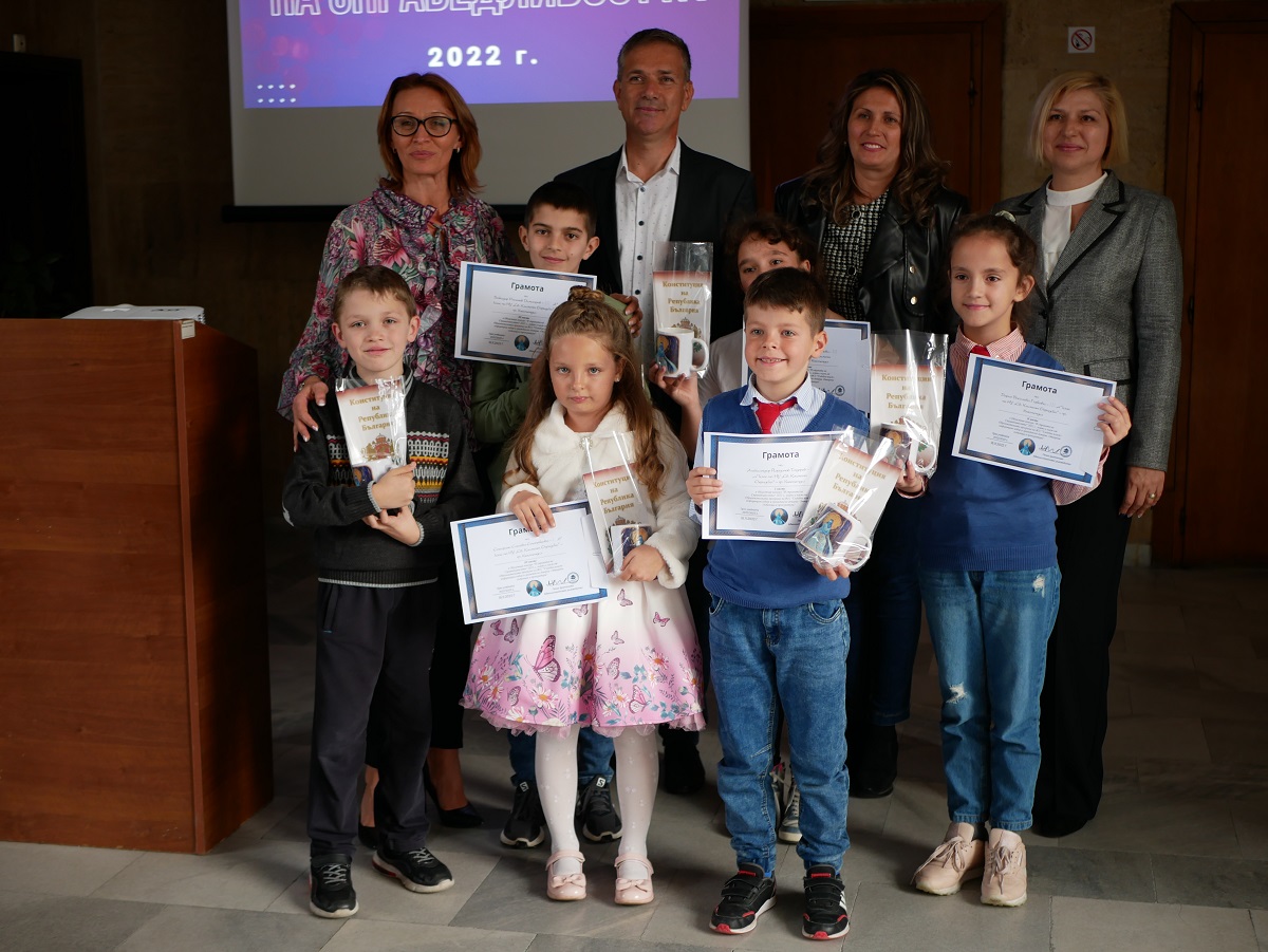 Рекорден брой -  170 участници и 33 наградени в ученическия конкурс на Окръжен съд – Кюстендил и районните съдилища