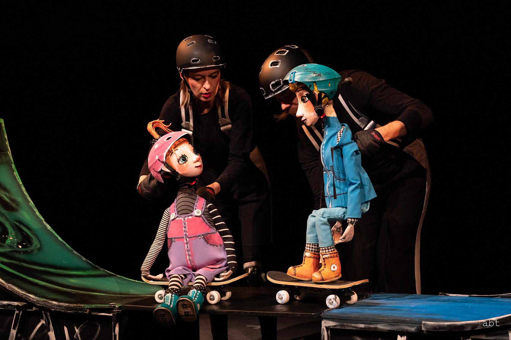 „Парченце от луната“– магическа приказка с акробатика, танци и рок музика гостува в Русе