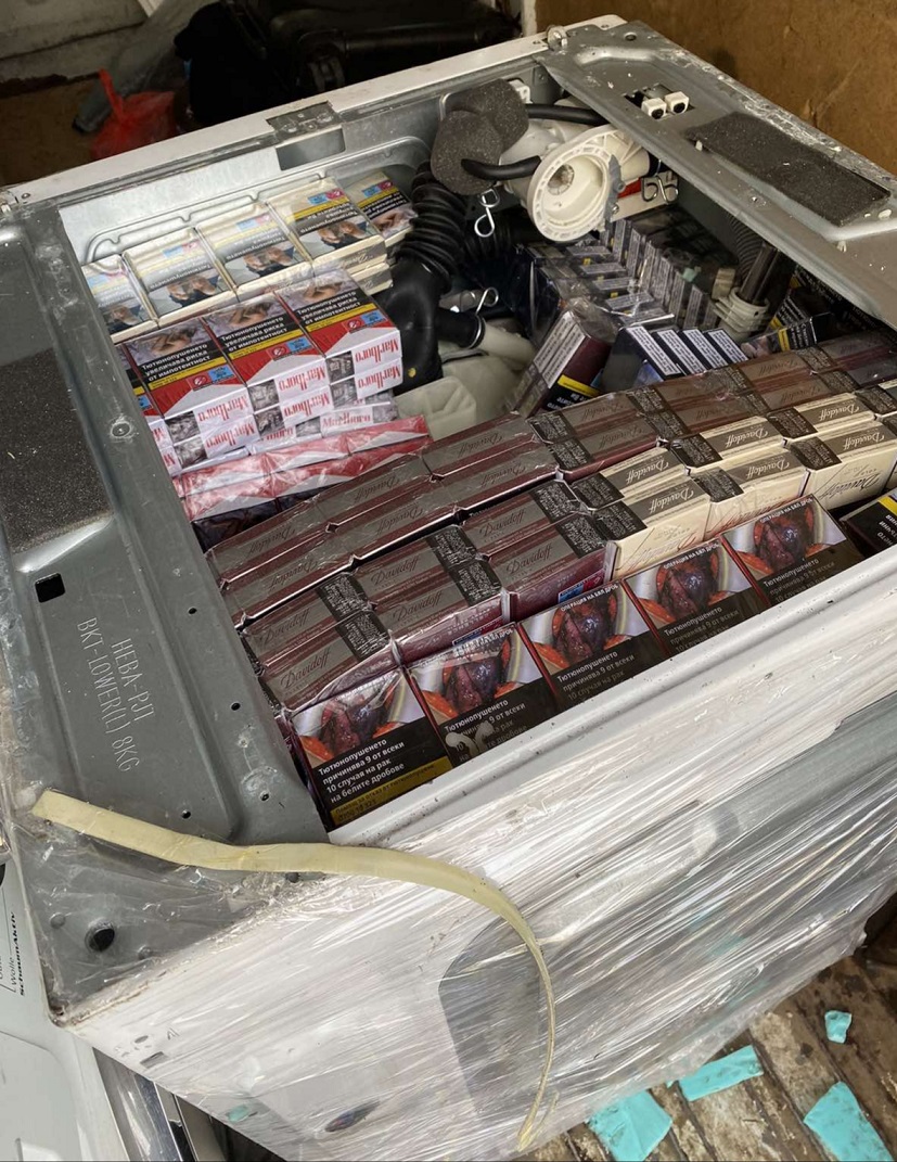 Митничари засякоха цигари, скрити в перални (СНИМКИ)