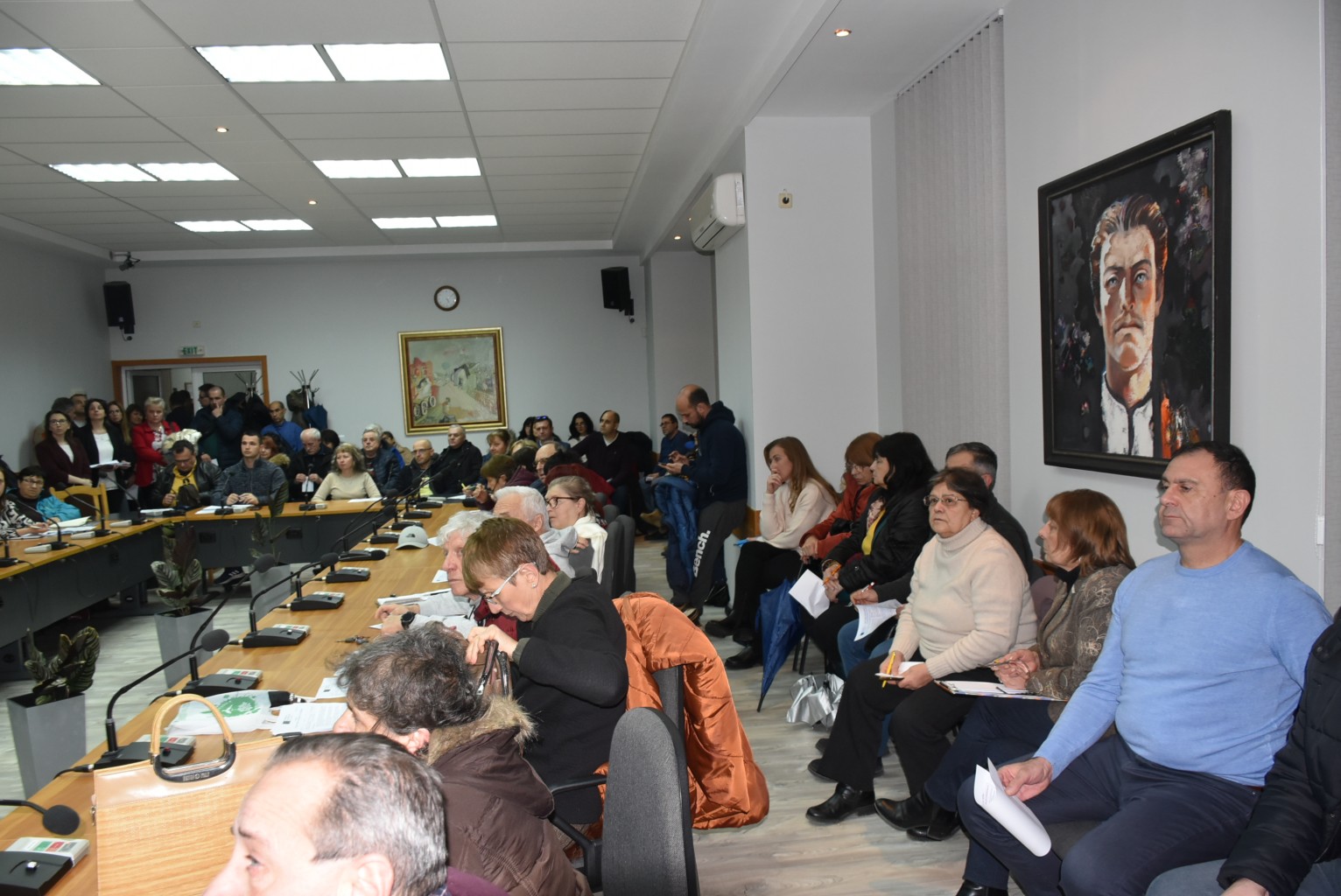 При голям интерес премина информационна среща за санирането в община Ловеч