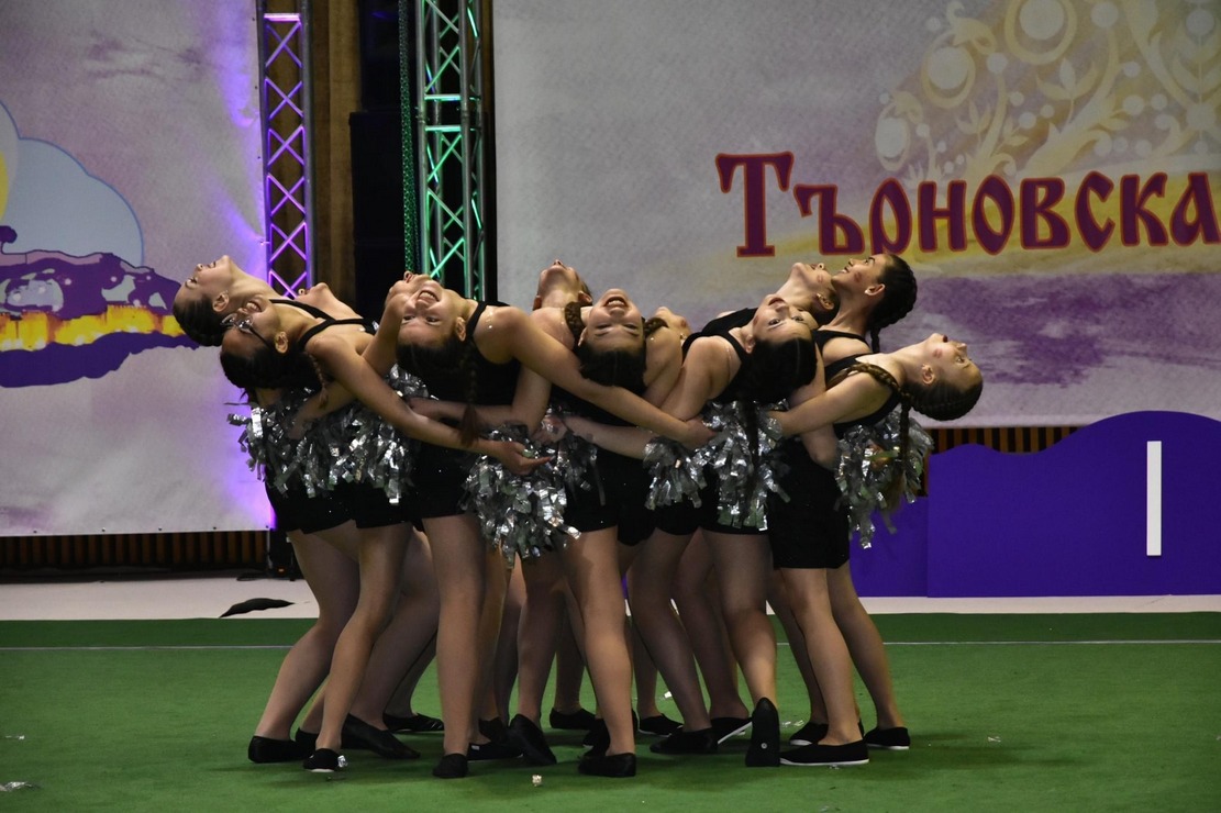 Множество отличия за мажоретките на град Левски от “Търновска перла”