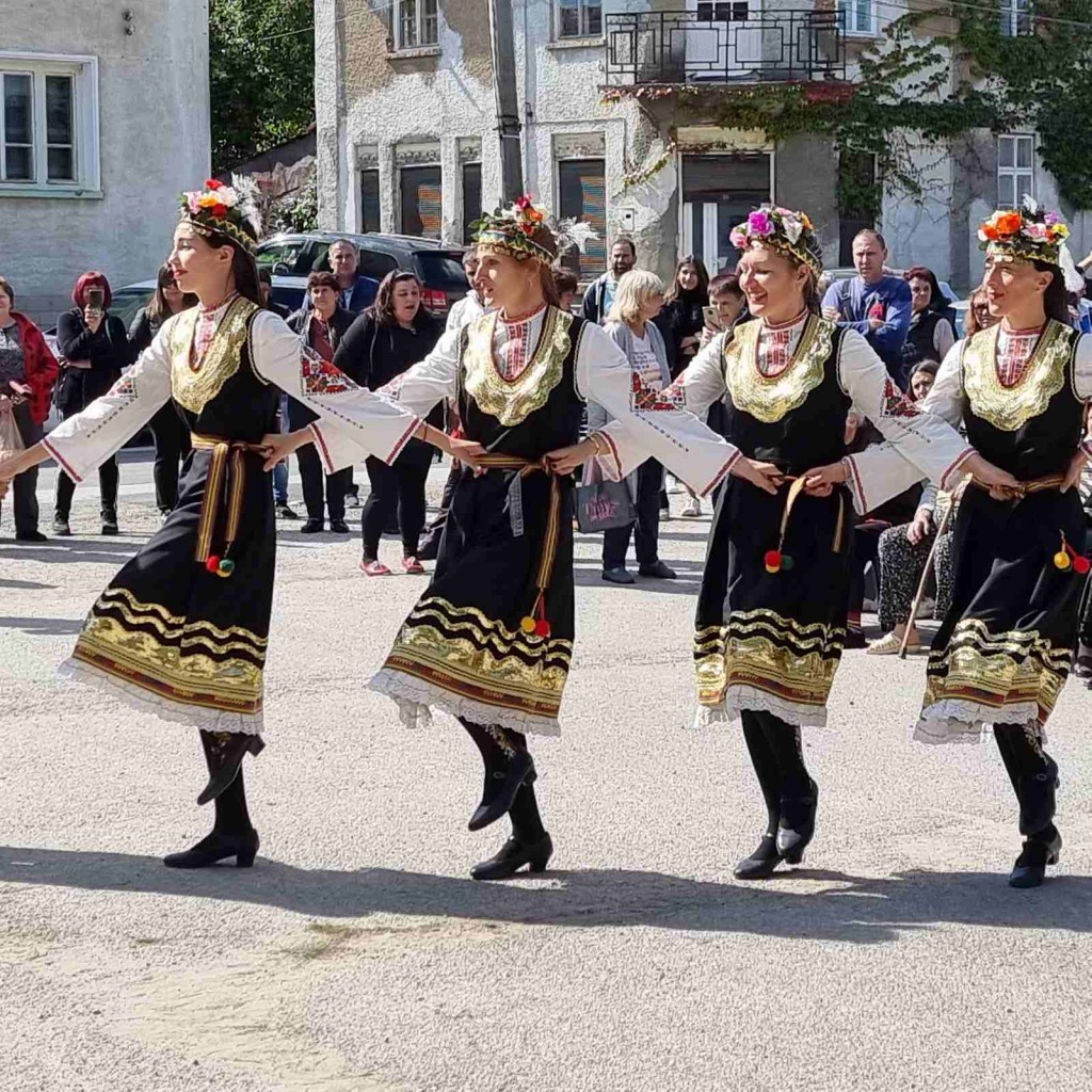 Празникът на баклавата в ловешкото село Малиново се проведе за десети път