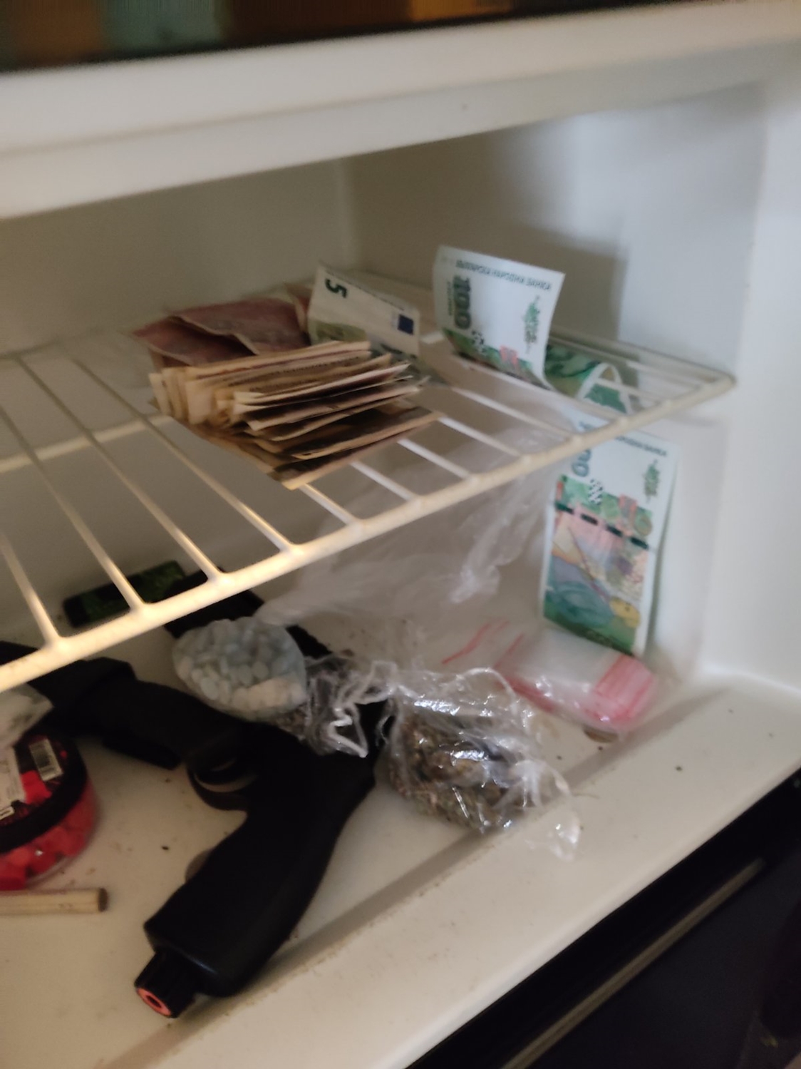 Двама от разбитата наркогрупа във Варна остават в ареста