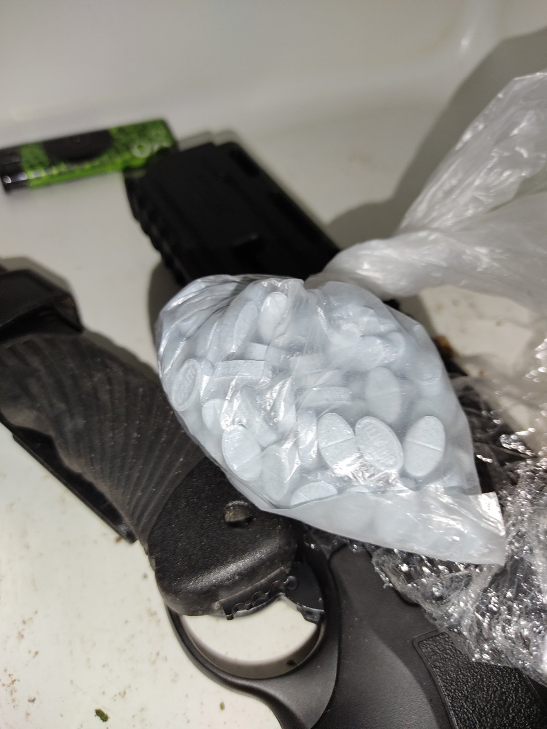 7 души задържани с голямо количество дрога във Варна (СНИМКИ)