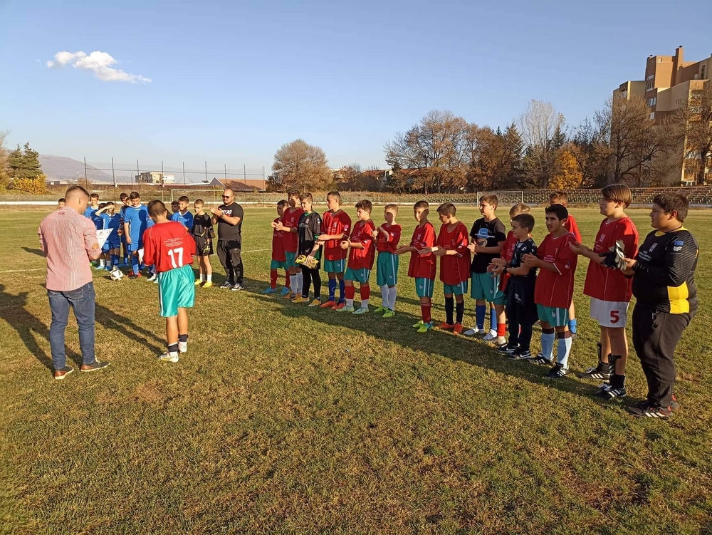 Отборът на ОУ "Св. св. Кирил и Методий"  спечели общинските ученически игри по футбол за 5 - 7 клас