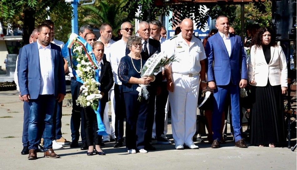 Почетоха паметта на цар Борис III във Варна (СНИМКИ)