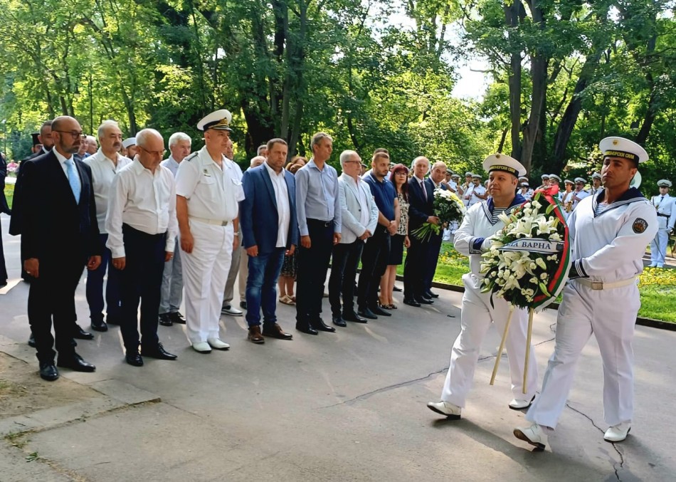 Варна почете рождението на Васил Левски (СНИМКИ)