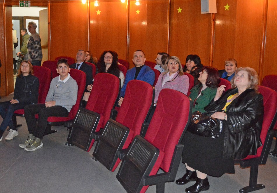 Откриха обновения планетариум на варненската обсерватория