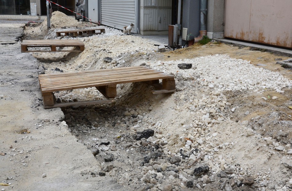 Ремонтират улици в центъра на Варна (СНИМКИ)