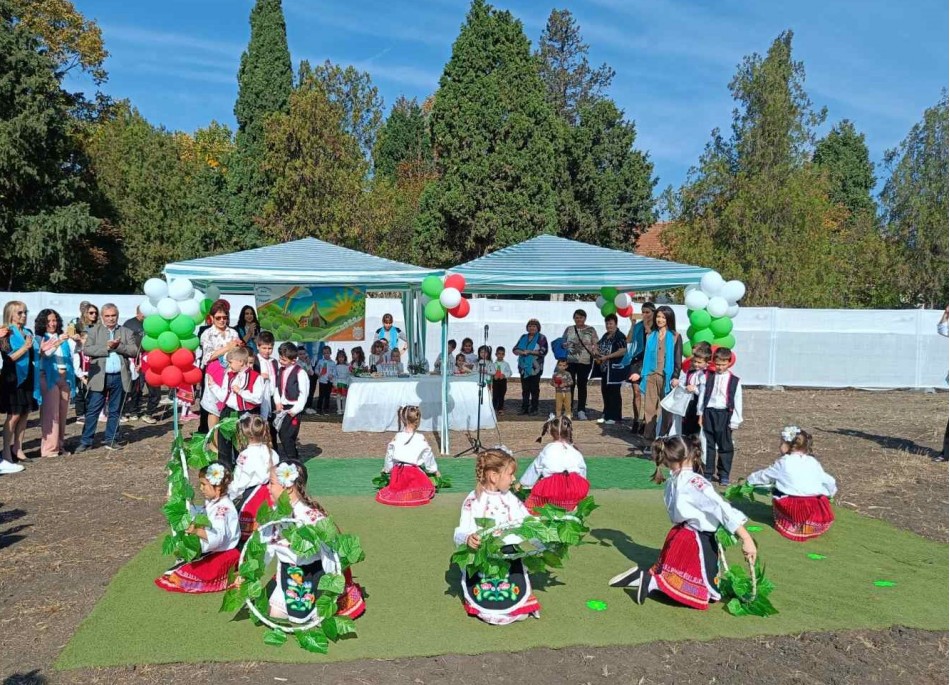 Направиха първа копка на детска градина във варненското село Тополи